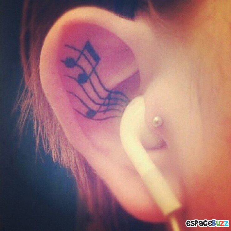 Illustration de l'article : 15 mordus de musique qui se sont fait tatouer leur passion