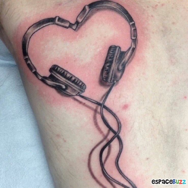 Illustration de l'article : 15 mordus de musique qui se sont fait tatouer leur passion