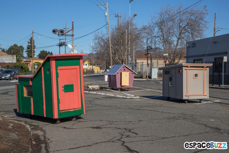 Illustration de l'article : Gregory Kloehn recycle tout ce qu'il trouve pour en faire des Abris pour Sdf!