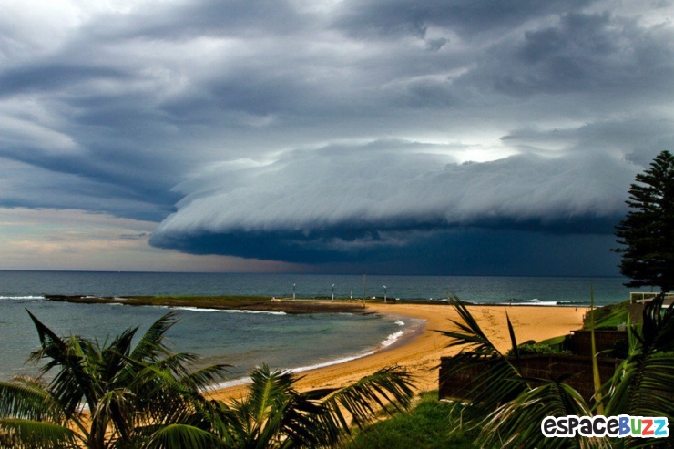 Illustration de l'article : Quand le ciel se fait mena&ccedil;ant... 29 images aussi inqui&eacute;tantes qu'admirables de cieux en col&egrave;re
