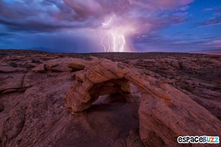 Illustration de l'article : Quand le ciel se fait mena&ccedil;ant... 29 images aussi inqui&eacute;tantes qu'admirables de cieux en col&egrave;re