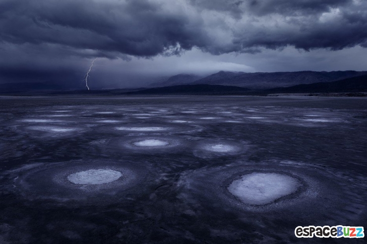 Illustration de l'article : Quand le ciel se fait mena&ccedil;ant... 29 images aussi inqui&eacute;tantes qu'admirables de cieux en col&egrave;re