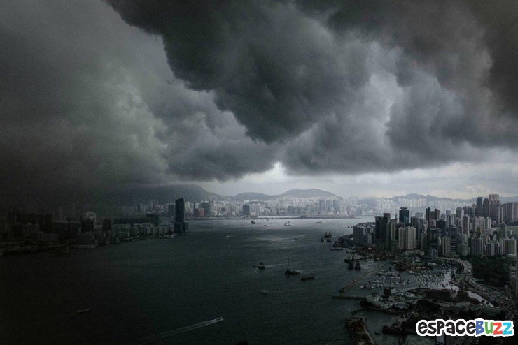 Illustration de l'article : Quand le ciel se fait mena&ccedil;ant... 29 images aussi inqui&eacute;tantes qu'admirables de cieux en col&egrave;re