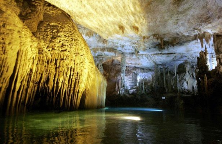 Illustration de l'article : 20 grottes splendides &agrave; travers le monde