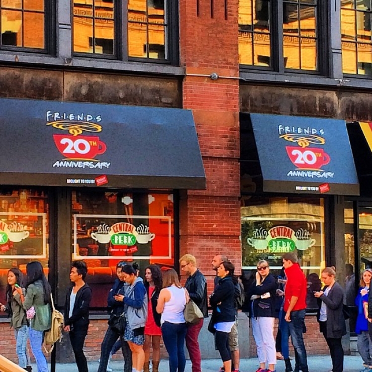 Illustration de l'article : Le bar "Central Perk" de la série Friends ouvre ses portes pendant un mois