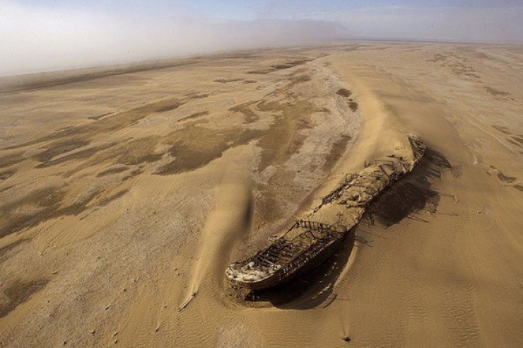 Illustration de l'article : 16 &eacute;paves impressionnantes de navires gisant sur les plages