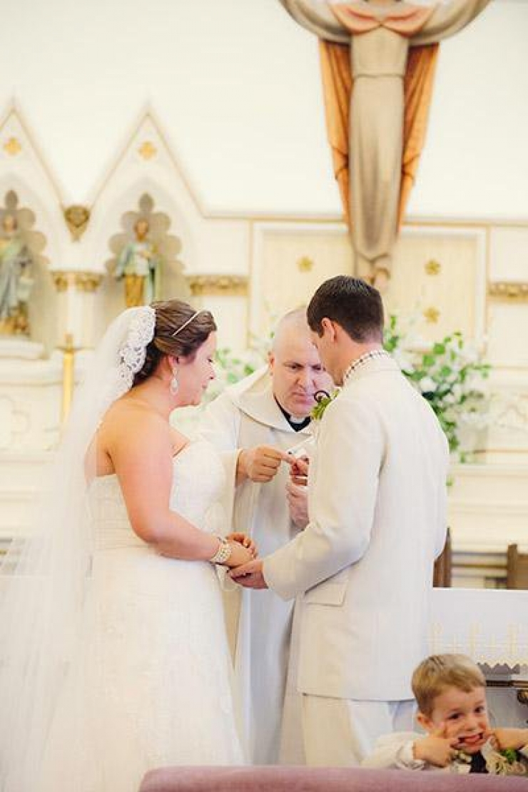 Illustration de l'article : 23 rigolos qui n'ont rien trouvé de mieux à faire que de gâcher des photos de mariages