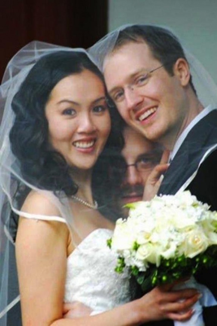 Illustration de l'article : 23 rigolos qui n'ont rien trouvé de mieux à faire que de gâcher des photos de mariages