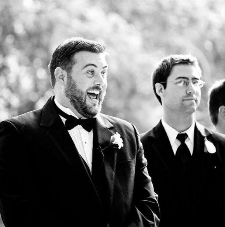 Illustration de l'article : 18 photos d'hommes qui voient leur épouse arriver en robe de mariée