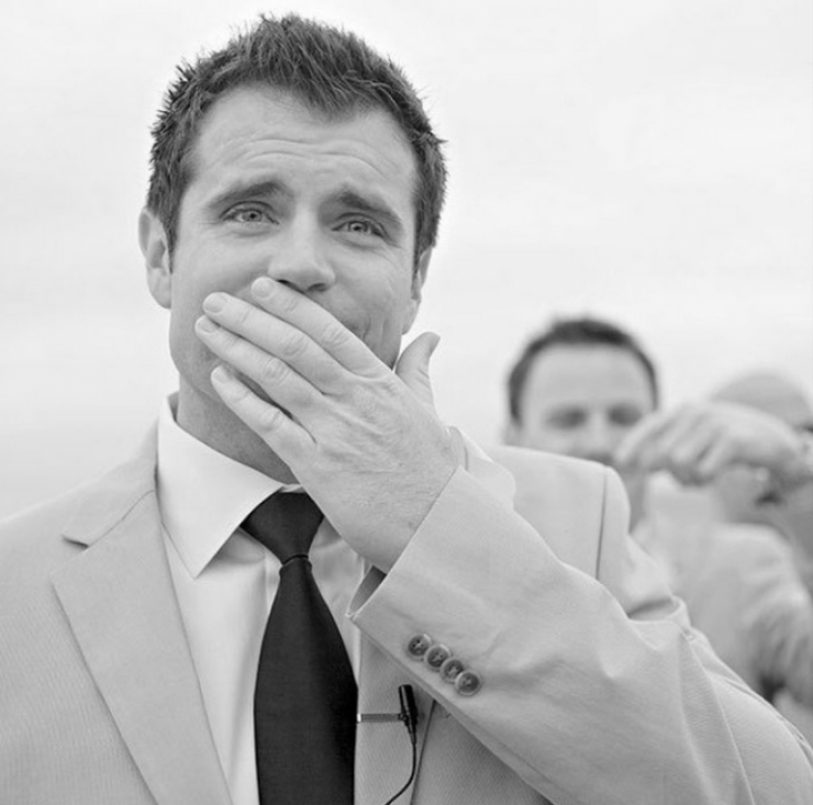 Illustration de l'article : 18 photos d'hommes qui voient leur épouse arriver en robe de mariée