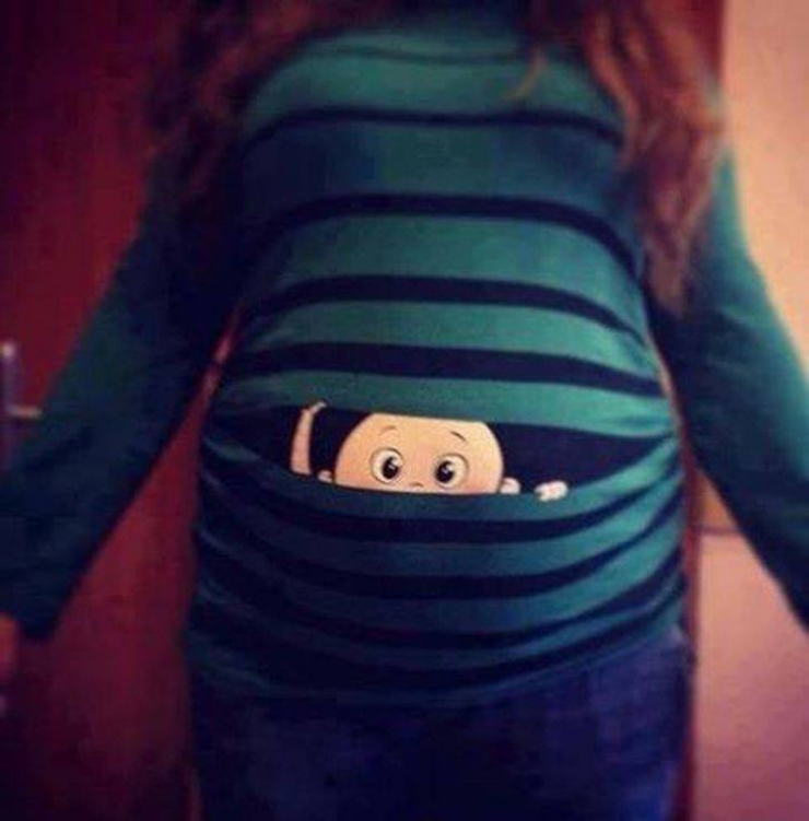 Illustration de l'article : Des T-shirts sp&eacute;ciaux pour les femmes qui attendent un b&eacute;b&eacute;.... C'est excellent !