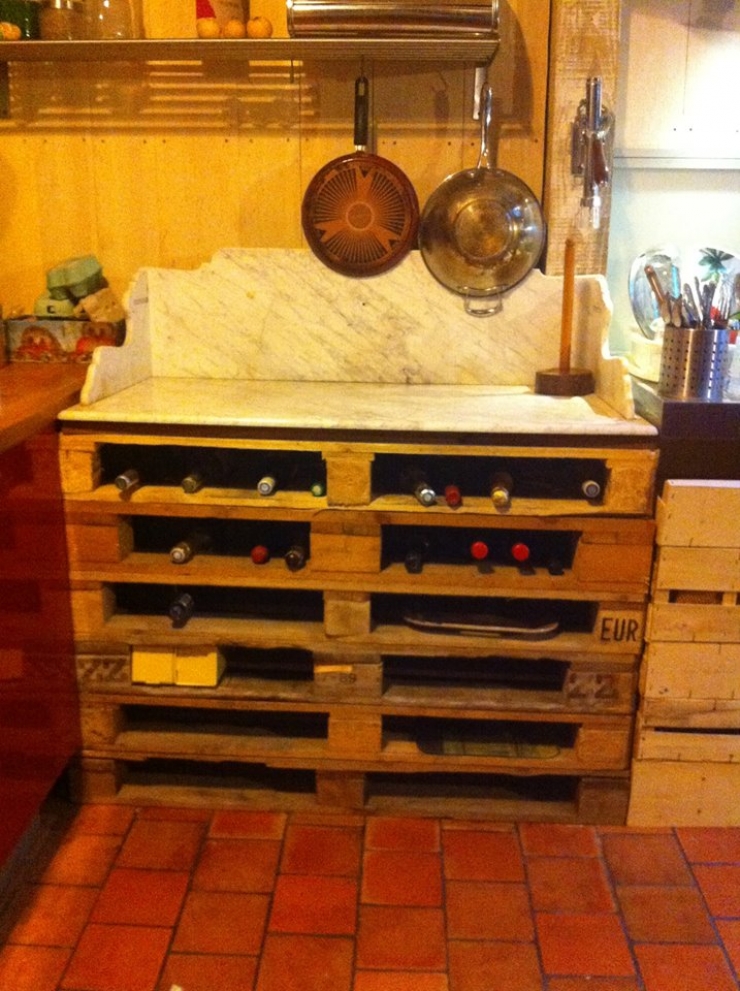 Illustration de l'article : 38 réalisations à base de palettes pour vous inspirer uniquement dans votre cuisine...