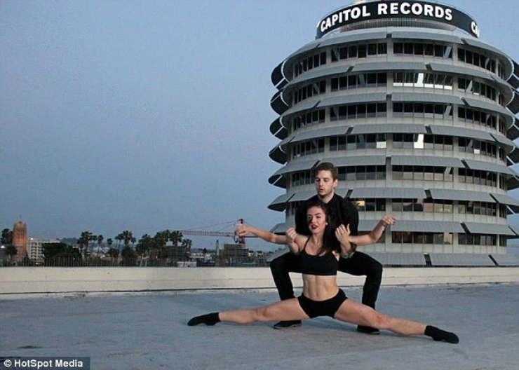 Illustration de l'article : On lui dit de retirer cette sale tache de son visage et ce qu'elle r&eacute;pond est PARFAIT !