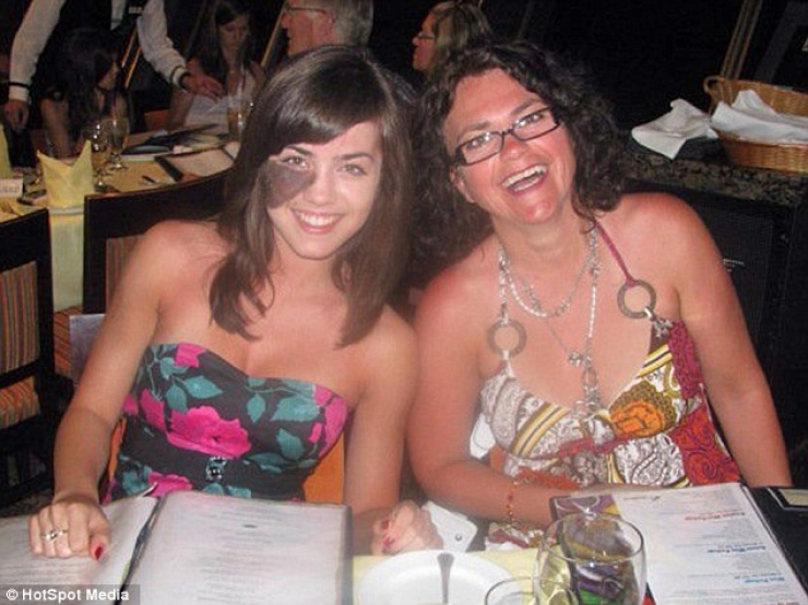 Illustration de l'article : On lui dit de retirer cette sale tache de son visage et ce qu'elle r&eacute;pond est PARFAIT !