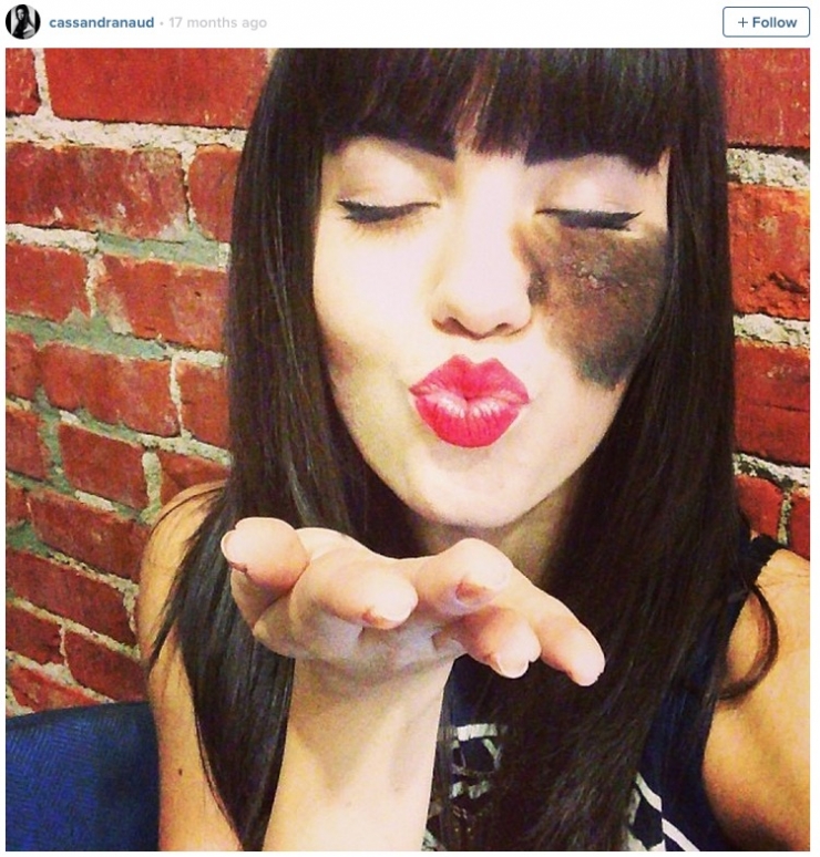 Illustration de l'article : On lui dit de retirer cette sale tache de son visage et ce qu'elle r&eacute;pond est PARFAIT !