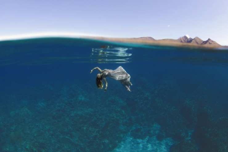 Illustration de l'article : Ne voulant pas de photos de mariage banales, ils immortalisent le moment sous l'eau !