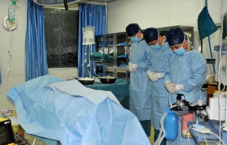 Illustration de l'article : Ce petit gar&ccedil;on est en train de mourir d'un cancer et il a un dernier souhait qui a sauv&eacute; la vie de sa maman !