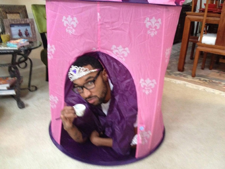 Illustration de l'article : Ces 13 papas m&eacute;ritent une m&eacute;daille pour la patience dont ils font preuve face &agrave; leurs filles...