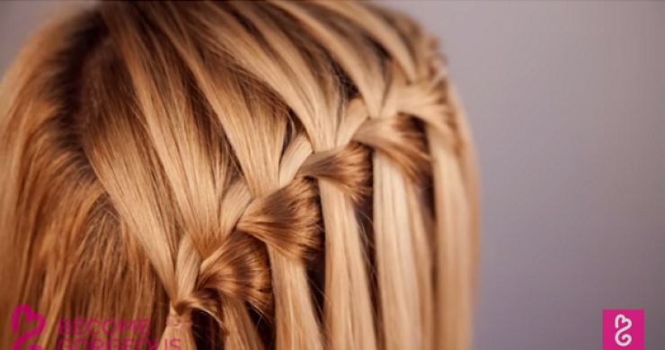 Illustration de l'article : Astuce: Voici comment r&eacute;aliser une tresse cascade en version torsad&eacute;e, sur cheveux droits et fris&eacute;s !