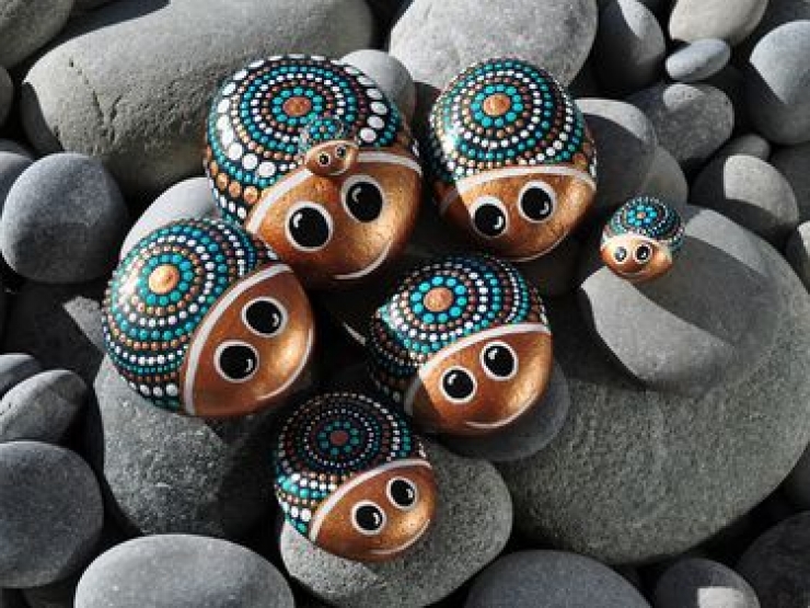 Illustration de l'article : Top 50 des plus belles pierres peintes...Un vrai travail de génie !