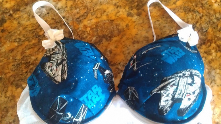 Illustration de l'article : Top 25 des soutiens-gorge que toutes les filles geek se doivent d'avoir dans un tiroir !