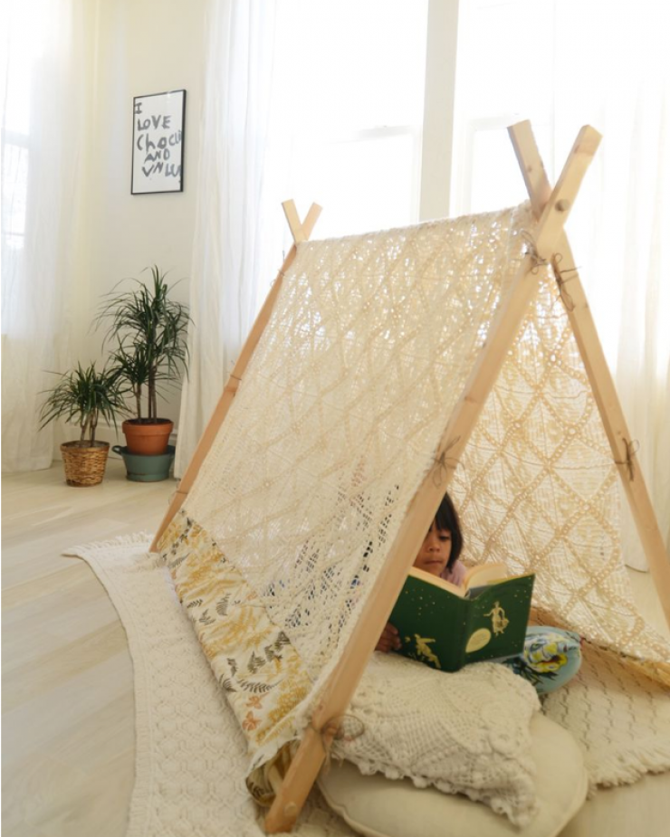 Illustration de l'article : Trouvez votre inspiration à travers ces 43 tentes et tipis pour chambres d'enfants !