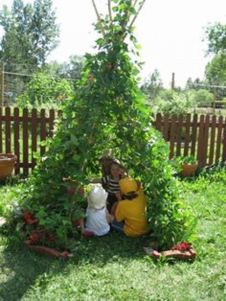 Illustration de l'article : Trouvez votre inspiration à travers ces 43 tentes et tipis pour chambres d'enfants !