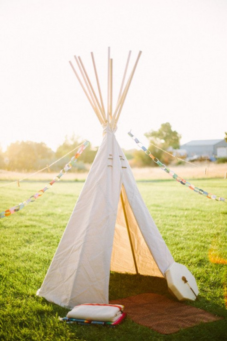 Illustration de l'article : Trouvez votre inspiration à travers ces 43 tentes et tipis pour chambres d'enfants !