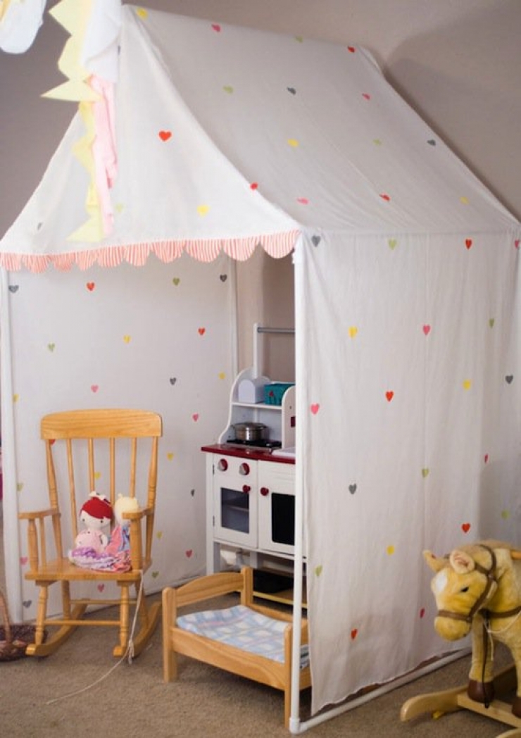 Illustration de l'article : Trouvez votre inspiration à travers ces 43 tentes et tipis pour chambres d'enfants !