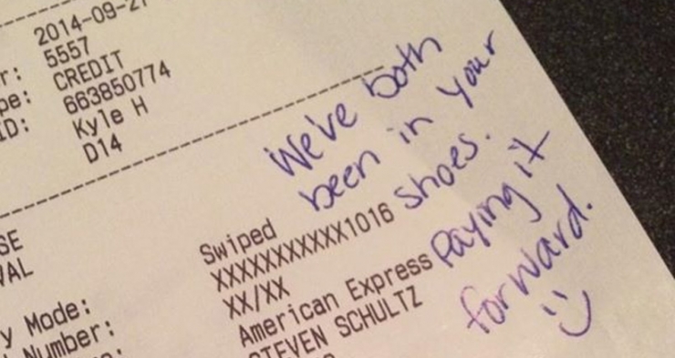 Illustration de l'article : Ils laissent un pourboire dans un resto ou ils ont re&ccedil;u un service d&eacute;plorable ! Voil&agrave; pourquoi...