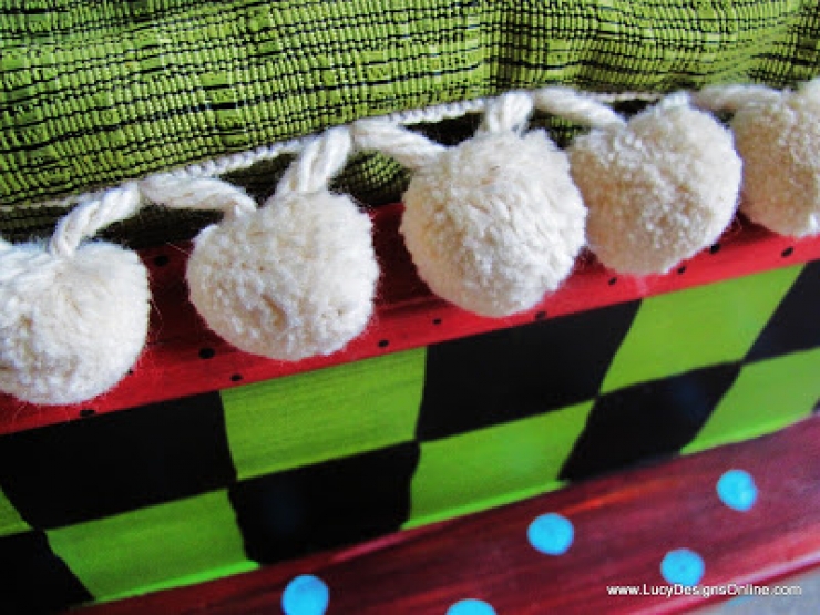 Illustration de l'article : 12 lits pour chiens fabriqu&eacute;s &agrave; partir de petites tables ! Ca peut vous donner des id&eacute;es...