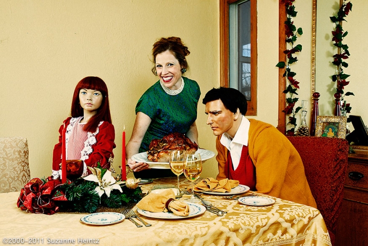 Illustration de l'article : Cette photographe pose avec sa fausse famille depuis 14 ans (26 photos)