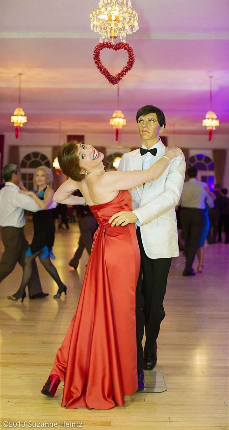 Illustration de l'article : Cette photographe pose avec sa fausse famille depuis 14 ans (26 photos)