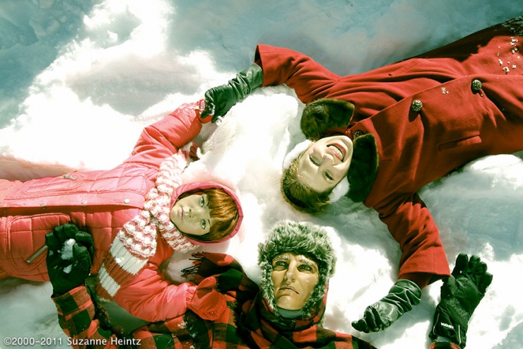 Illustration de l'article : Cette photographe pose avec sa fausse famille depuis 14 ans (26 photos)