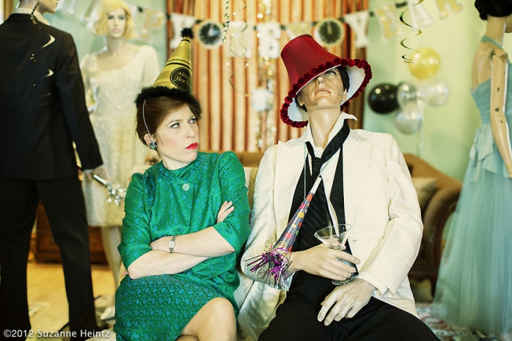 Illustration de l'article : Cette photographe pose avec sa fausse famille depuis 14 ans (26 photos)