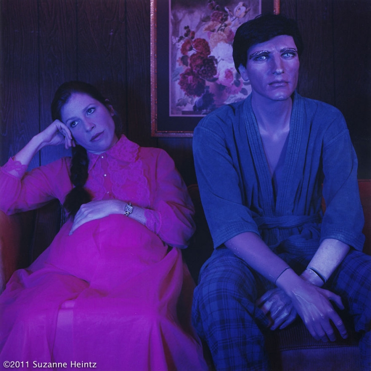 Illustration de l'article : Cette photographe pose avec sa fausse famille depuis 14 ans (26 photos)