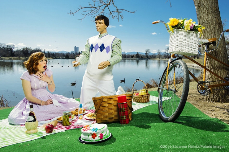 Illustration de l'article : Cette photographe pose avec sa fausse famille depuis 14 ans (26 photos)