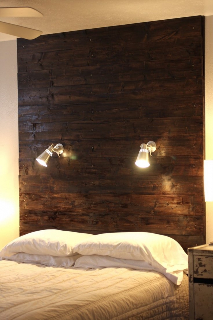 Illustration de l'article : Récup et déco, voici 42 idées pour avoir une tête de lit originale et en bois !