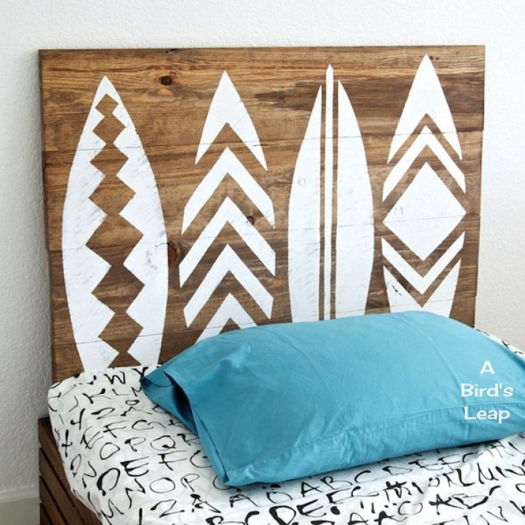 Illustration de l'article : Récup et déco, voici 42 idées pour avoir une tête de lit originale et en bois !