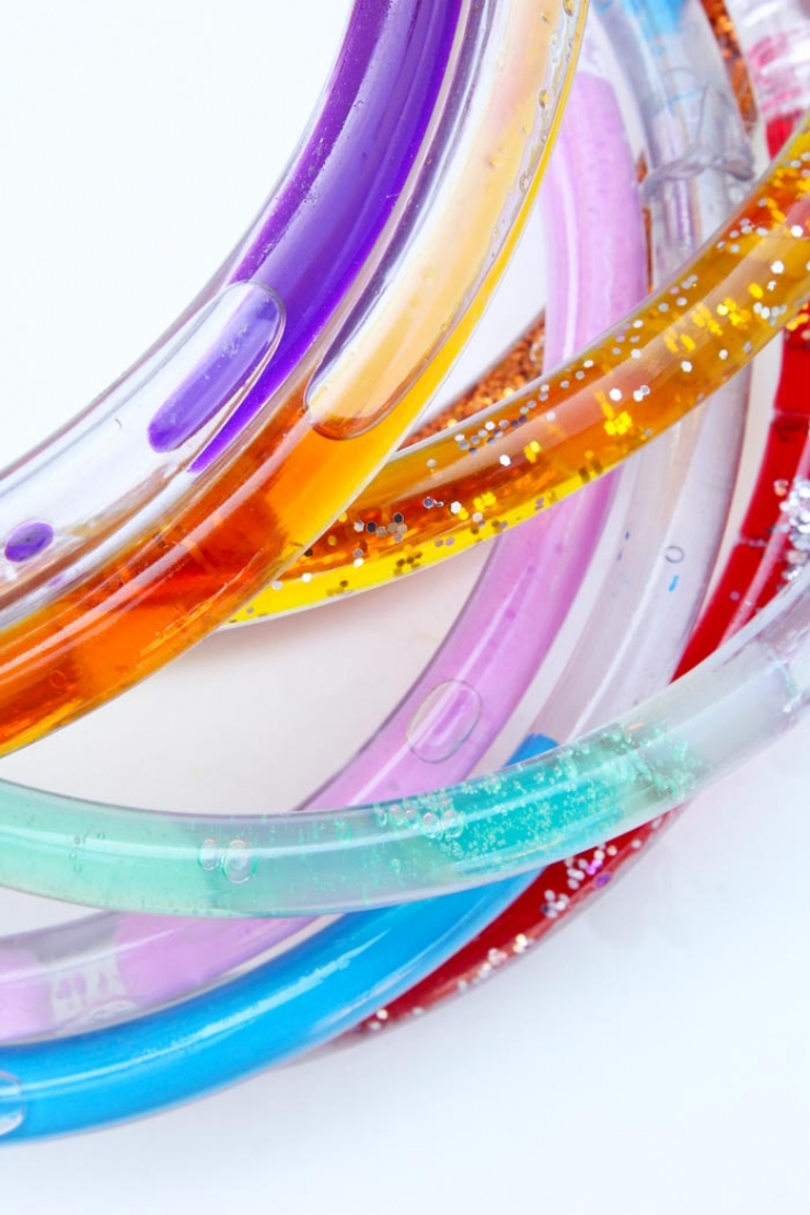 Illustration de l'article : Des tubes color&eacute;s &agrave; fabriquer &agrave; la maison, id&eacute;al pour une activit&eacute; avec des enfants !