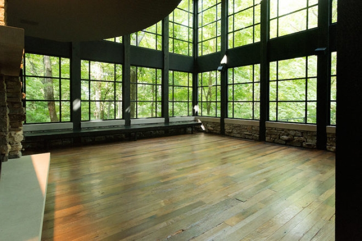 Illustration de l'article : L'int&eacute;rieur de cette maison de luxe qui se trouve dans les arbres devrait vous faire r&ecirc;ver !