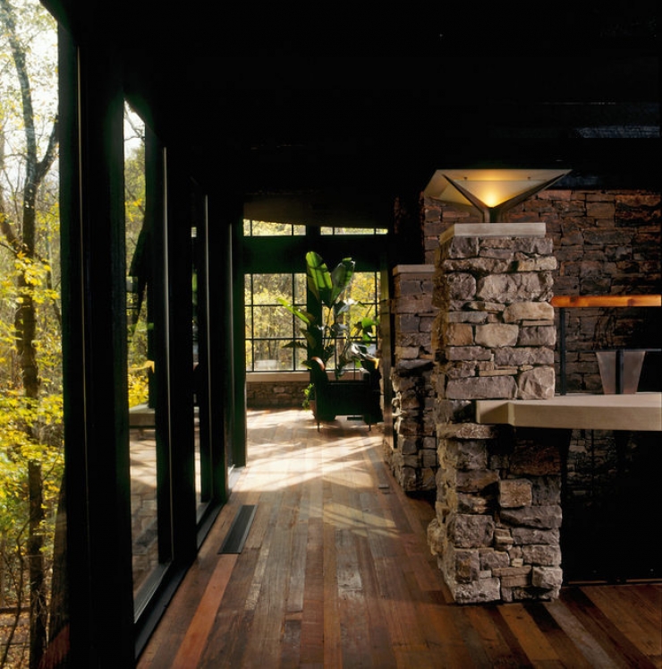 Illustration de l'article : L'int&eacute;rieur de cette maison de luxe qui se trouve dans les arbres devrait vous faire r&ecirc;ver !