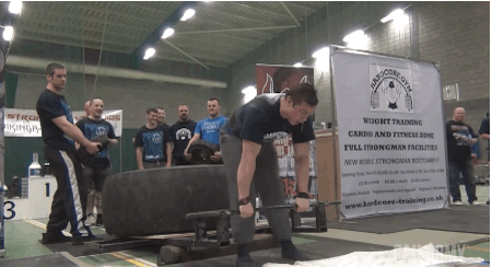 Illustration de l'article : Top 15 des sportifs qui auraient mieux fait de rester loin de la salle de musculation… Le 6 a du se faire très mal...