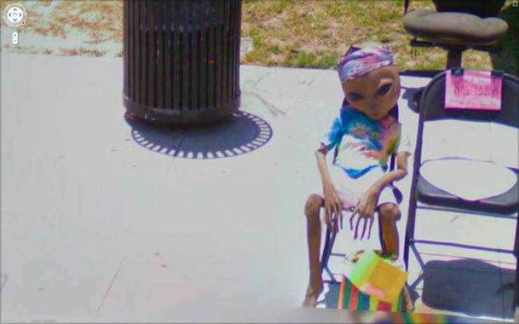 Illustration de l'article : 12 sc&egrave;nes insolites captur&eacute;es sur Google Street View. La 5 est juste &eacute;norme...