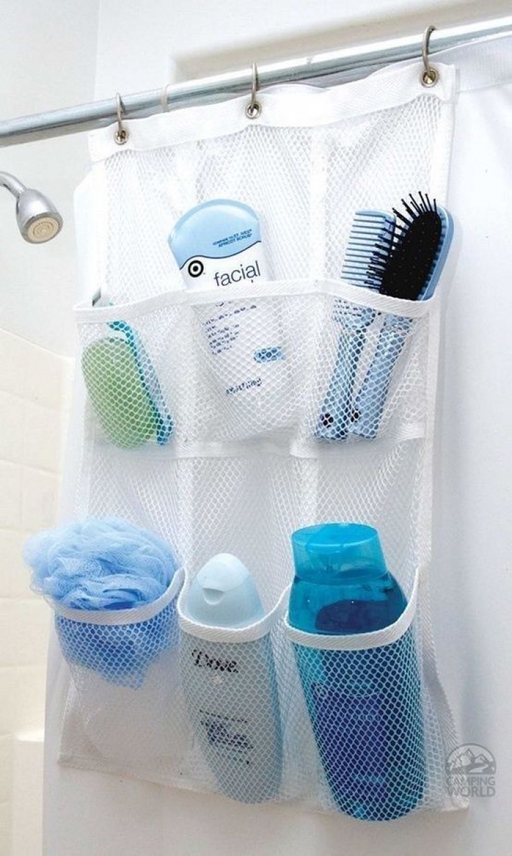 Illustration de l'article : Si vous avez une petite salle de bain, ces 17 astuces de rangement sont faites pour vous ! 
