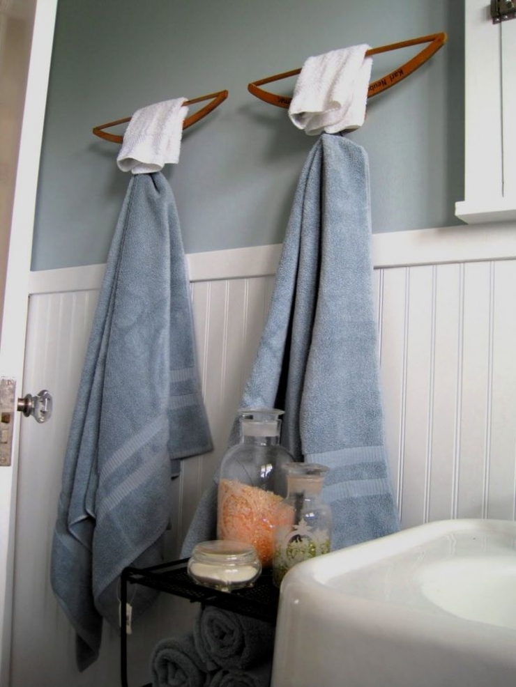 Illustration de l'article : Si vous avez une petite salle de bain, ces 17 astuces de rangement sont faites pour vous ! 