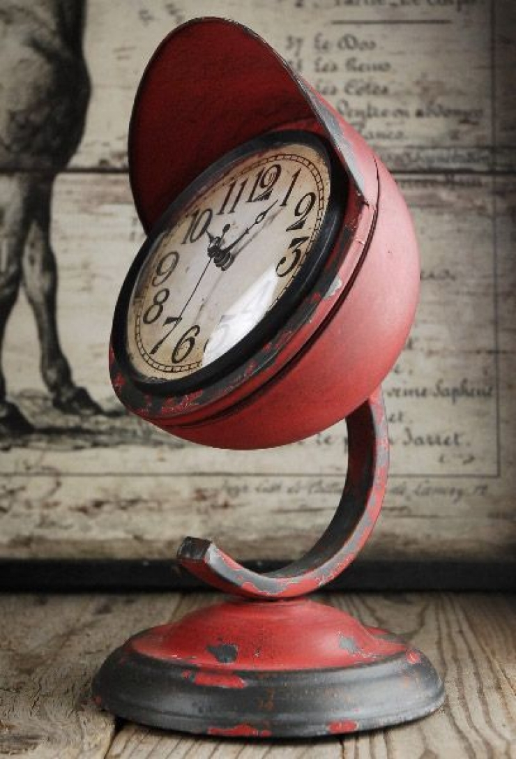 Illustration de l'article : R&eacute;cup&eacute;ration et cr&eacute;ativit&eacute; pour ces 46 horloges... Tout se transforme !