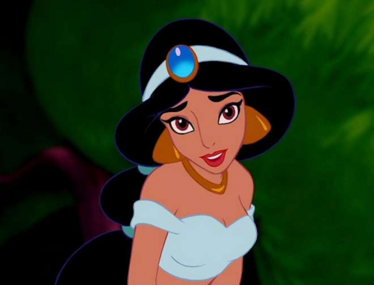 Illustration de l'article : Voil&agrave; &agrave; quoi ressembleraient les princesses Disney sans maquillage... Quel changement pour Blanche Neige !