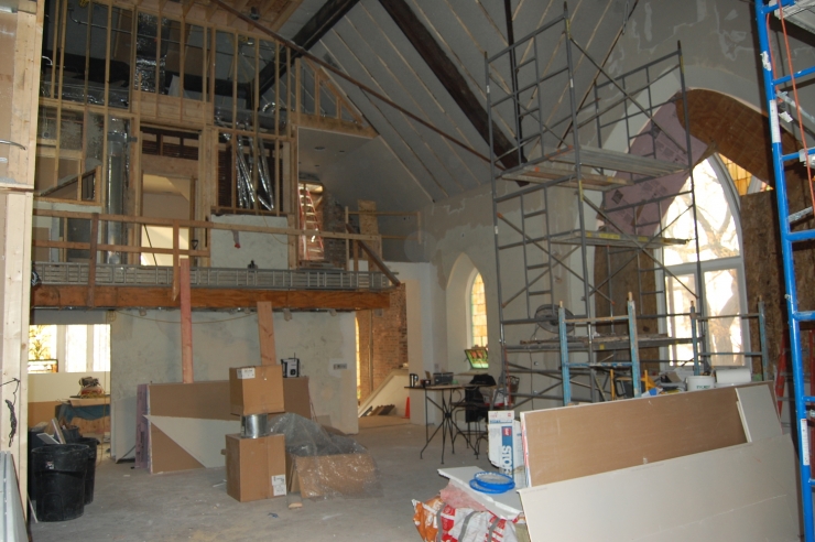 Illustration de l'article : Ils transforment une &eacute;glise en maison contemporaine ! J'aime beaucoup le r&eacute;sultat...