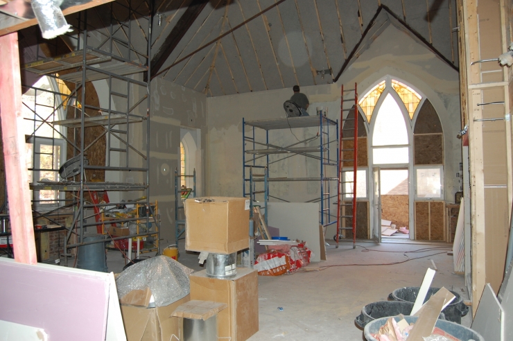 Illustration de l'article : Ils transforment une &eacute;glise en maison contemporaine ! J'aime beaucoup le r&eacute;sultat...